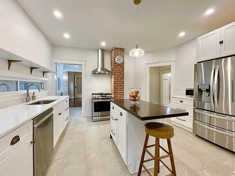 5 E Powell Ave — Photo 4