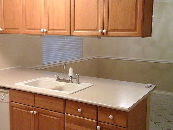 3rd image of 3008 La Vista Ave