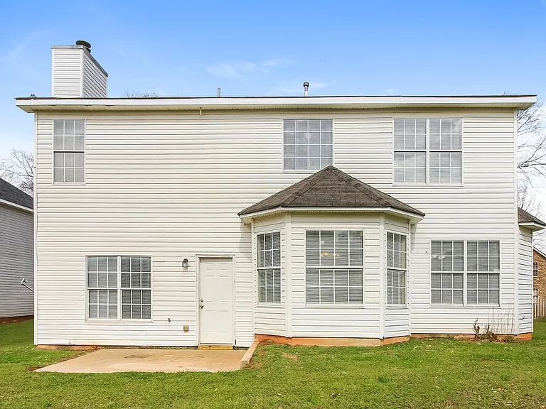 650 Compton Ln — Photo 17