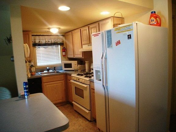 4th image of 810 E 7th St #Top