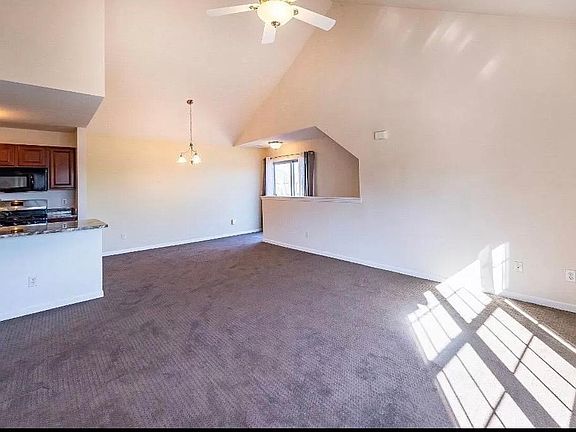 4th image of 983 Addington Ln