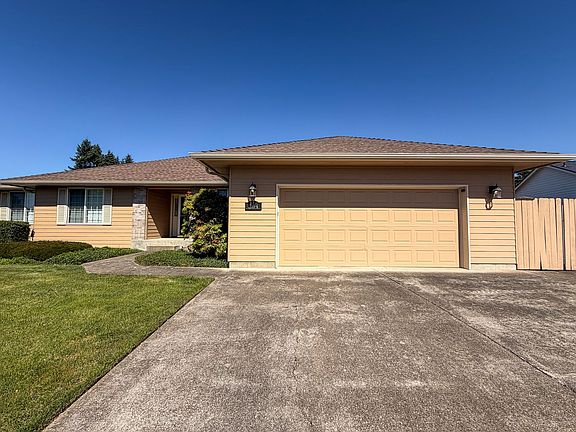 2nd image of 364 SE Davis Ct