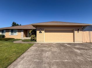 364 SE Davis Ct, Dallas, OR 97338