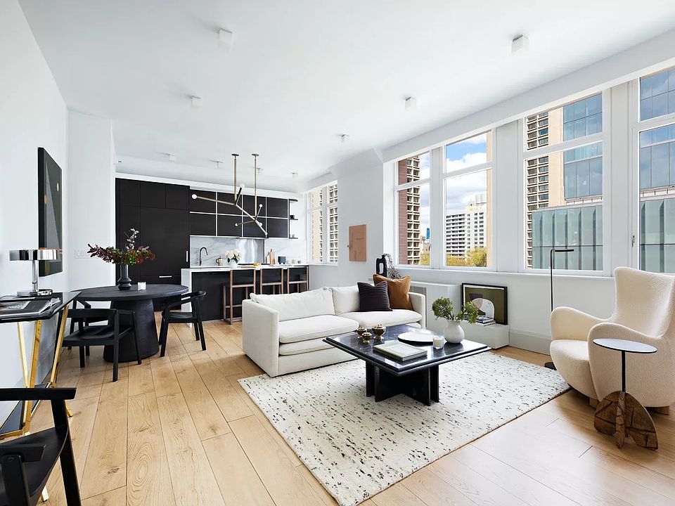 1st image of 25 W Houston St APT 6E
