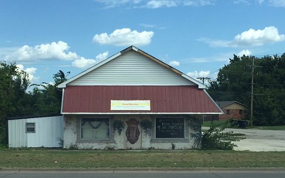 4th image of 701 N Broadway St