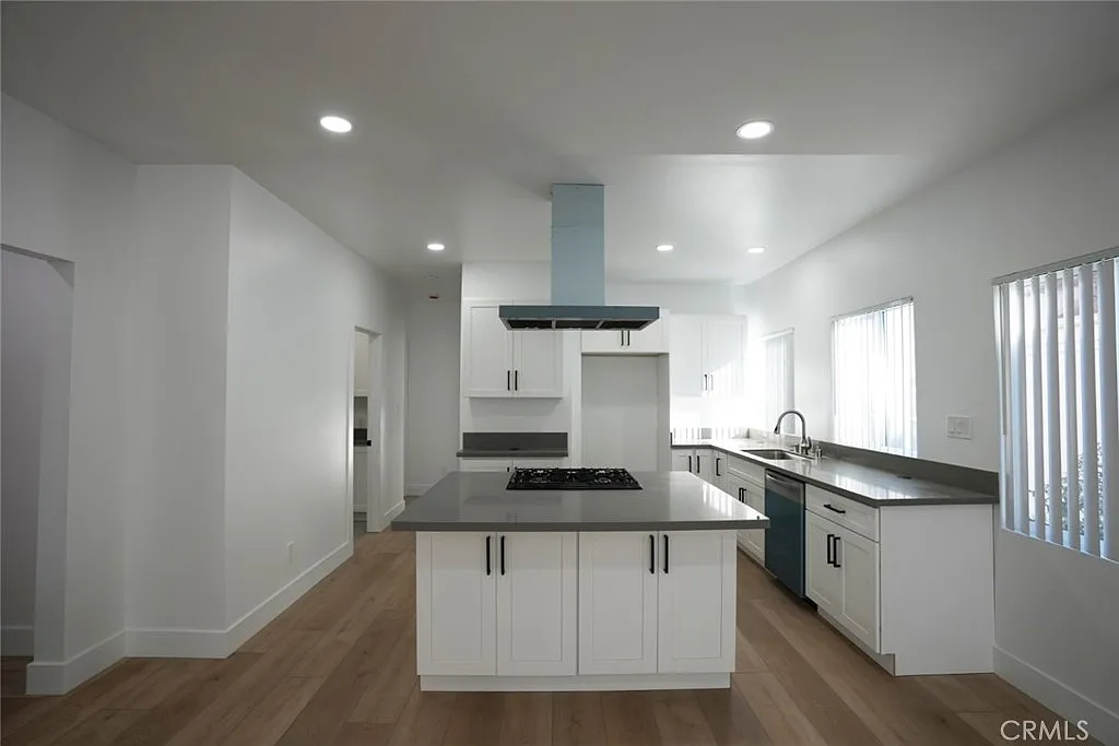 3627 E 4th St — Photo 3