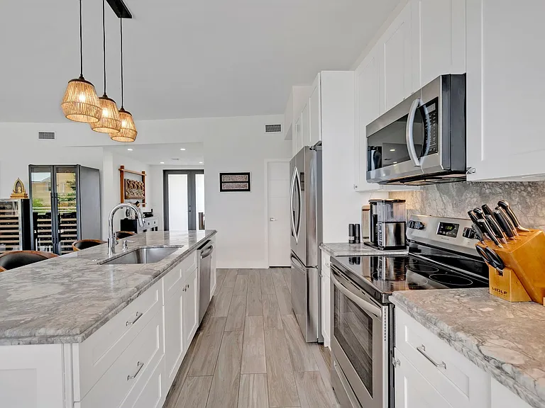 273 W Seaview Dr — Photo 12
