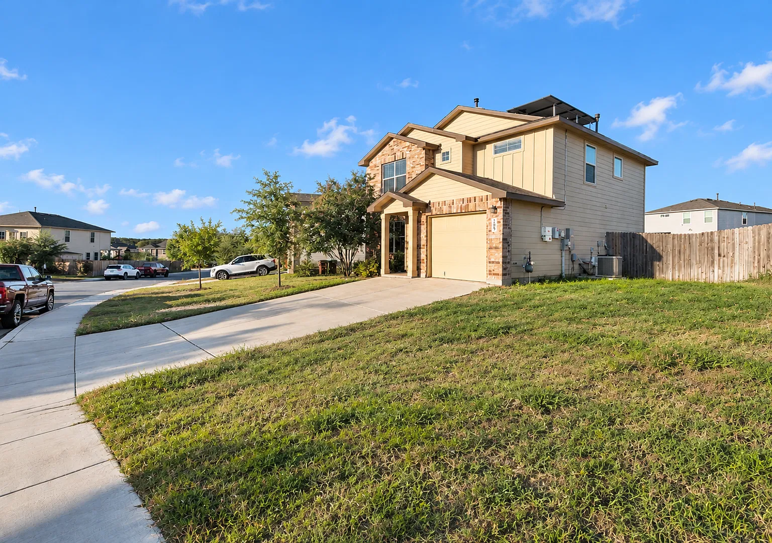 Charming 3 Bed 2.5 Bath Home in Redbird Ranch with Resort-Style Community Amenities! — Photo 2