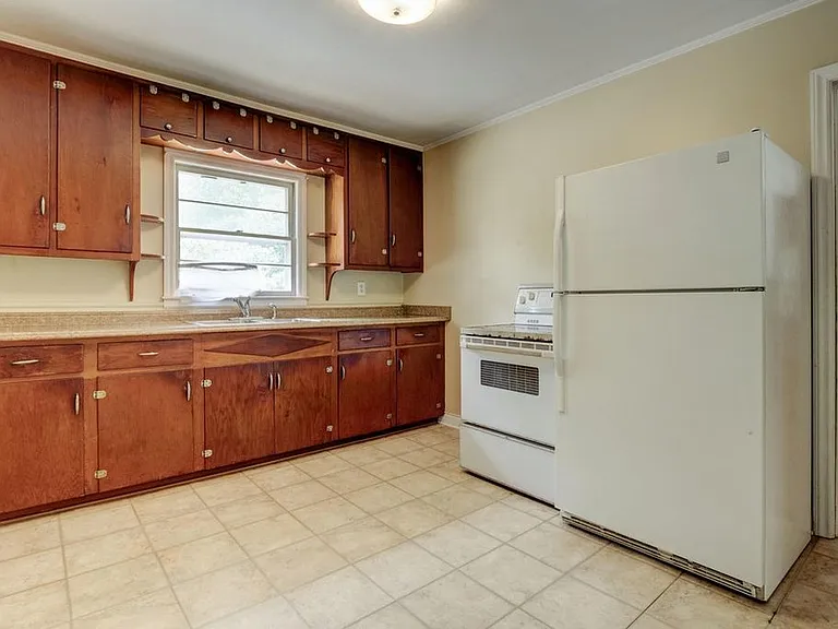 219 Spruce Cir — Photo 5