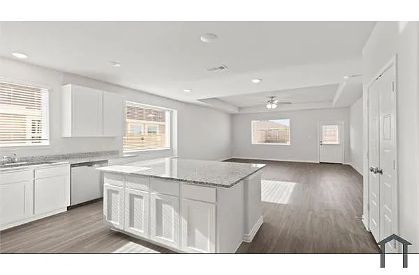 Building Photo - 9961 Dynamics Dr