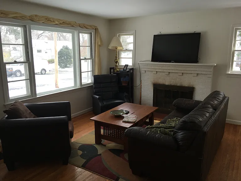 10217 Rodgers Rd — Photo 21