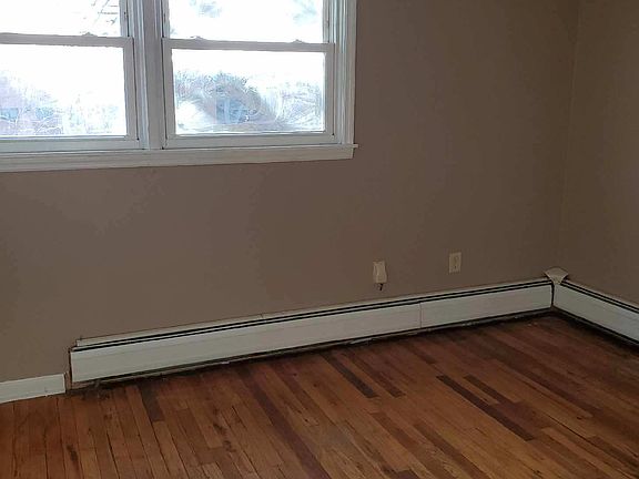 2nd image of 171 Croly St APT 8