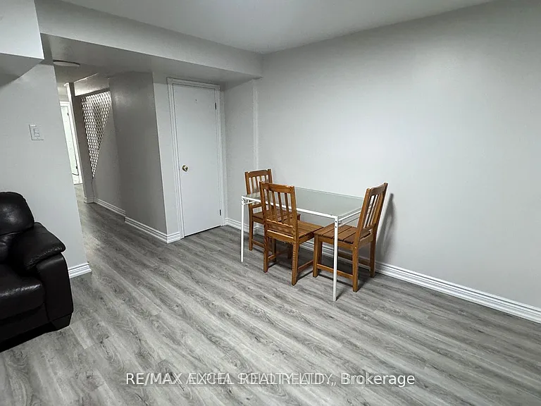 38 Saintsbury Sq #BASEMENT — Photo 8