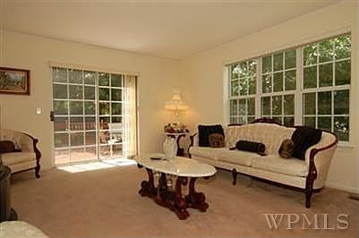 3rd image of 40 Tall Tulip Ln