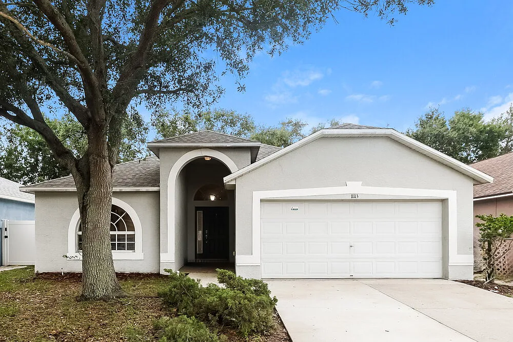 3 bed, 2.0 bath, 1640 sqft, $2,035 — Photo 1