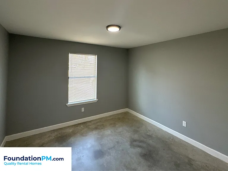 555 Monteagle Dr — Photo 11