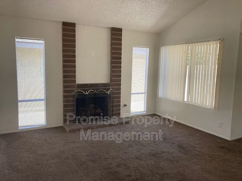 2 bed, 2.0 bath, 1000 sqft, $3,200 — Photo 4