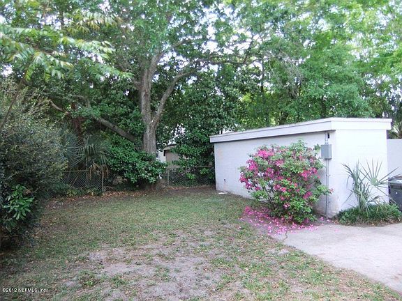 3rd image of 3126 Belden St APT 4