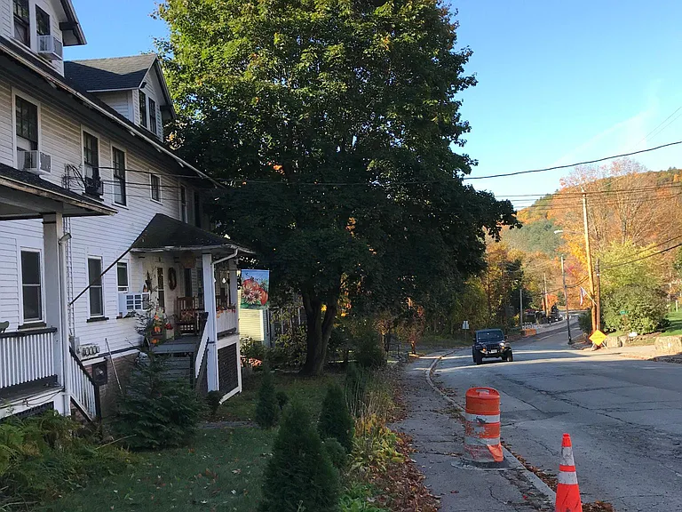 29 Route 32 — Photo 5