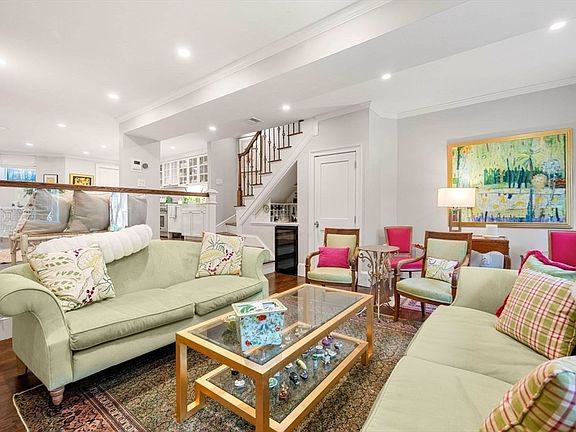 4th image of 92 Chandler St #1