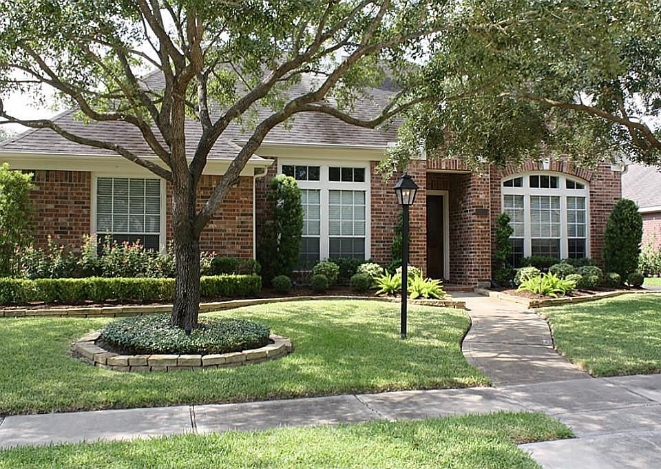 1st image of 12115 Shadowhollow Dr