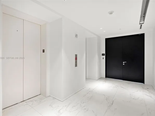1000 Biscayne Blvd #Townhouse 1201, Miami, FL 33132