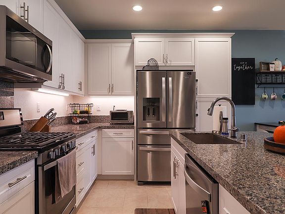 2nd image of 28708 Jardineras Dr
