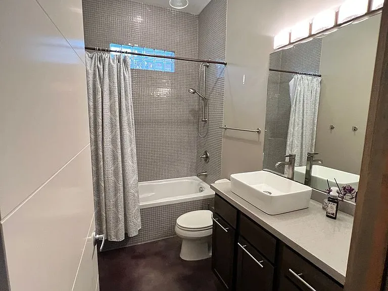 1542 N Alamo St #104 — Photo 13