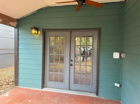 15 W 52nd St #A, Savannah, GA 31405