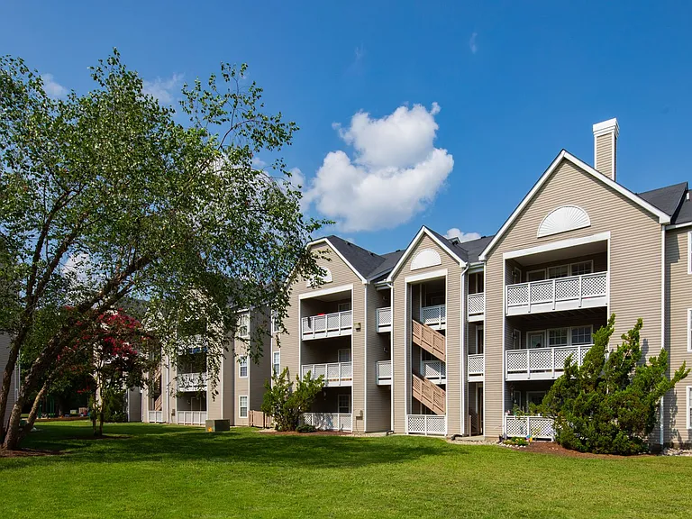 Featherstone Apartments at Kiln Creek — Photo 21