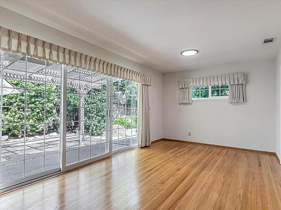 4th image of 1725 Chitamook Ct