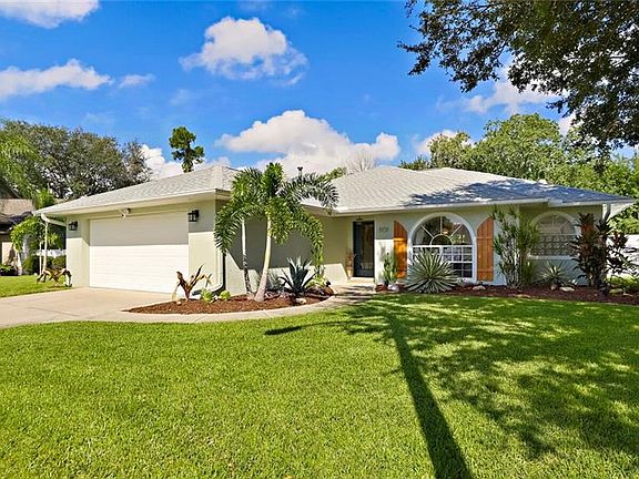 4th image of 1937 Glen Lakes Cir N