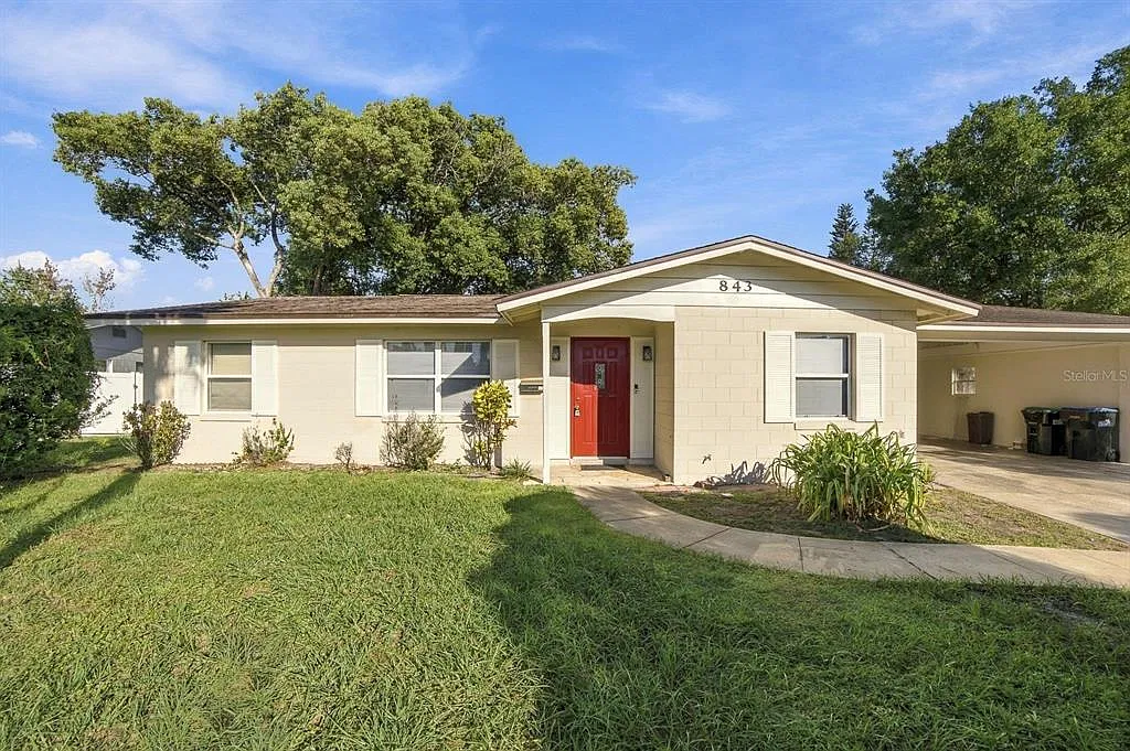 3 bed, 2.0 bath, 1194 sqft, $2,300 — Photo 1