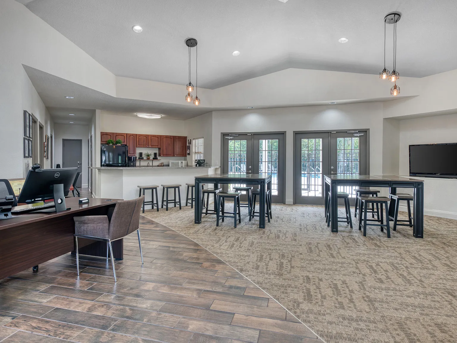 Ridge Club Apartments — Photo 4