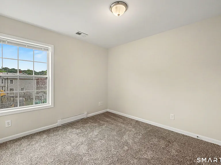 149 S Main St #D — Photo 17