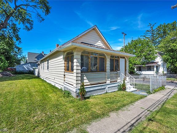 3rd image of 3502 Carlyle Ave