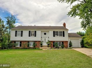 6908 Stonebridge Ct, Alexandria, VA 22306