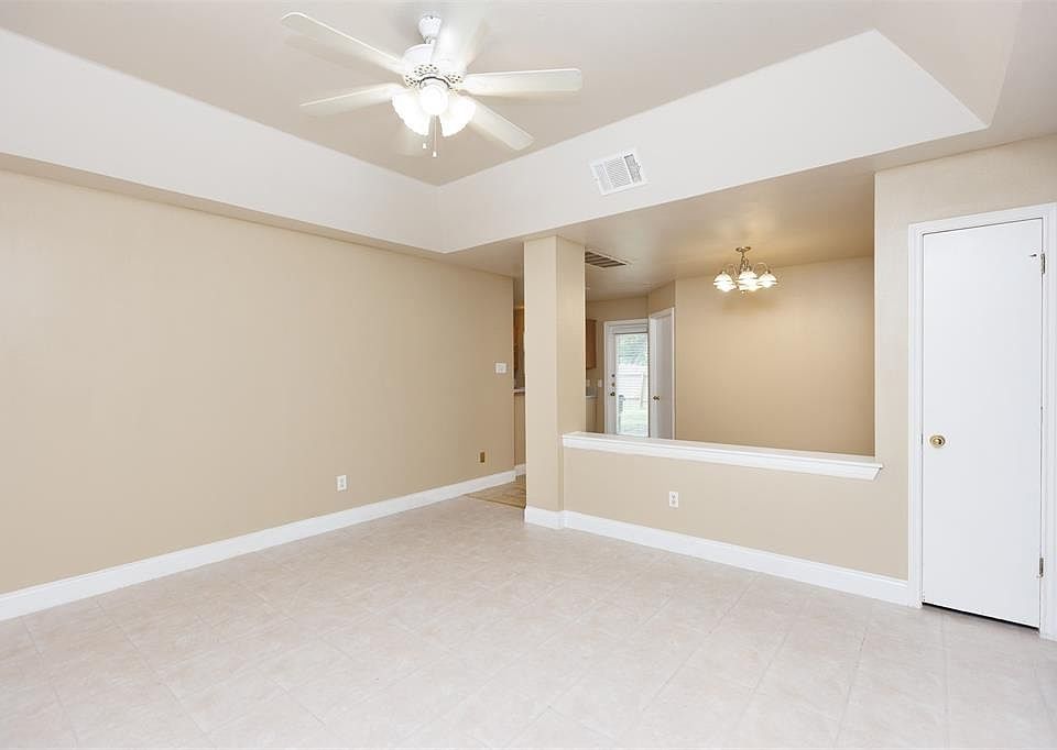 2nd image of 208 Jan Ln