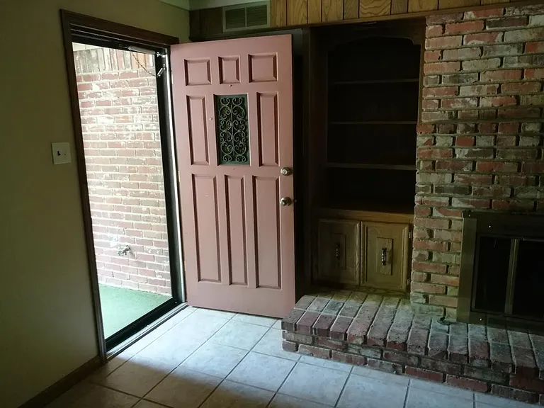 5604 Gordon Ln — Photo 7