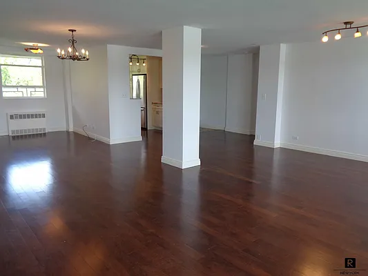 Sold by R New York | media 31