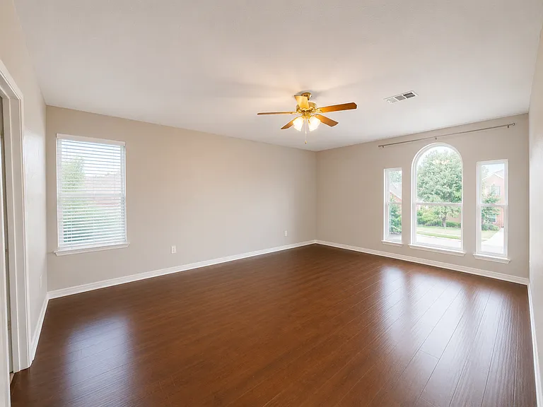 9324 Chesapeake Ln — Photo 11