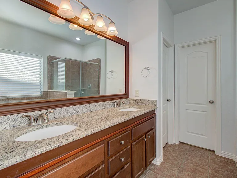 22314 Mosshall Ct — Photo 34