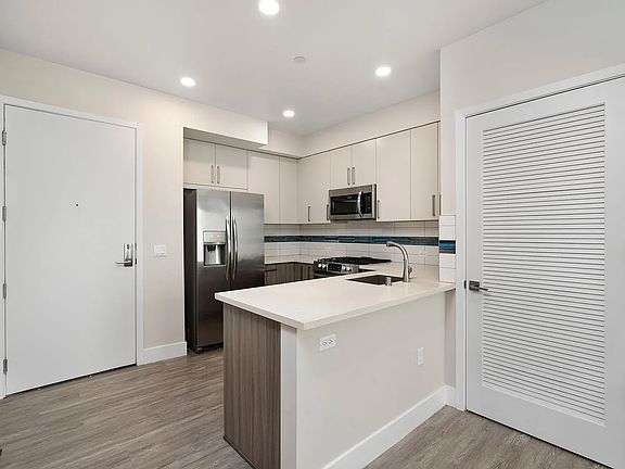 3rd image of 5551 Bonner Ave #O203