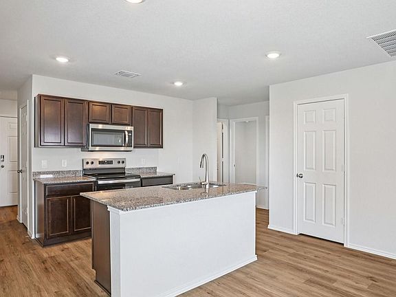3rd image of 6610 Mistiflower Dr