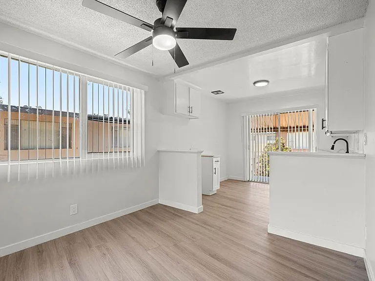 3907 Roxanne Ave #6A — Photo 4