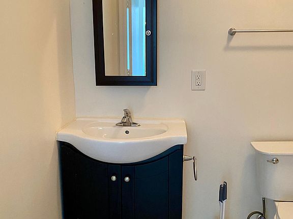 3rd image of 5836 Sellger Dr