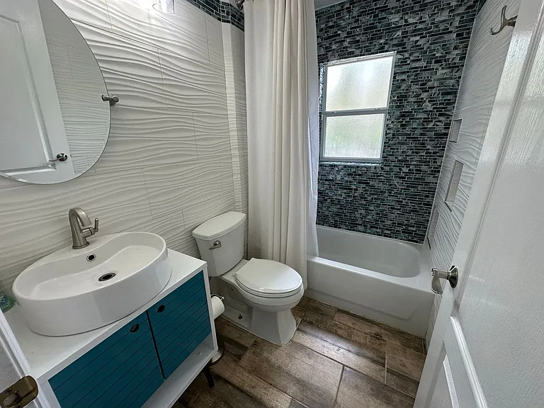 1230 Silverdale St — Photo 12