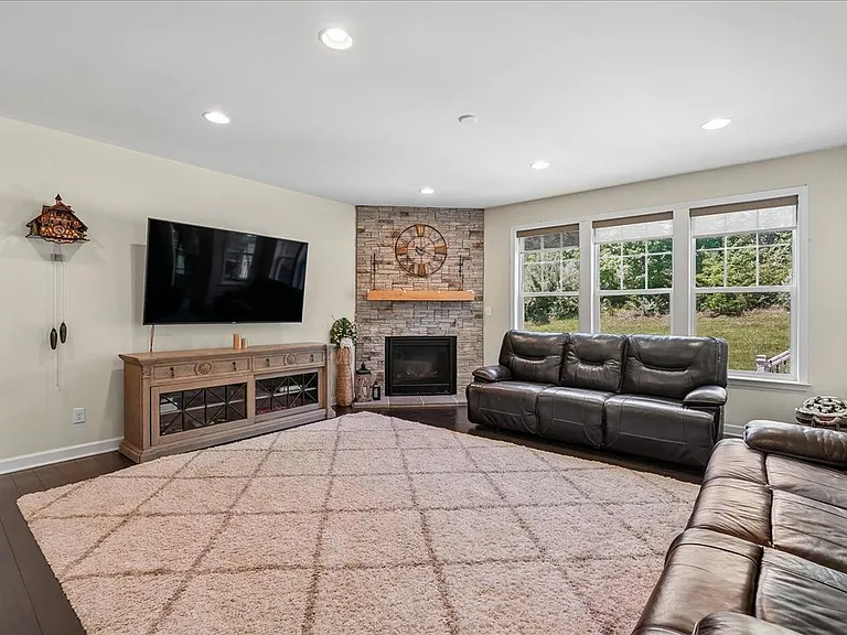 23847 Grayhaven Pl — Photo 14