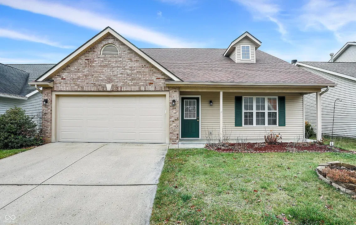 3 bed, 1456 sqft, $2,100 — Photo 1