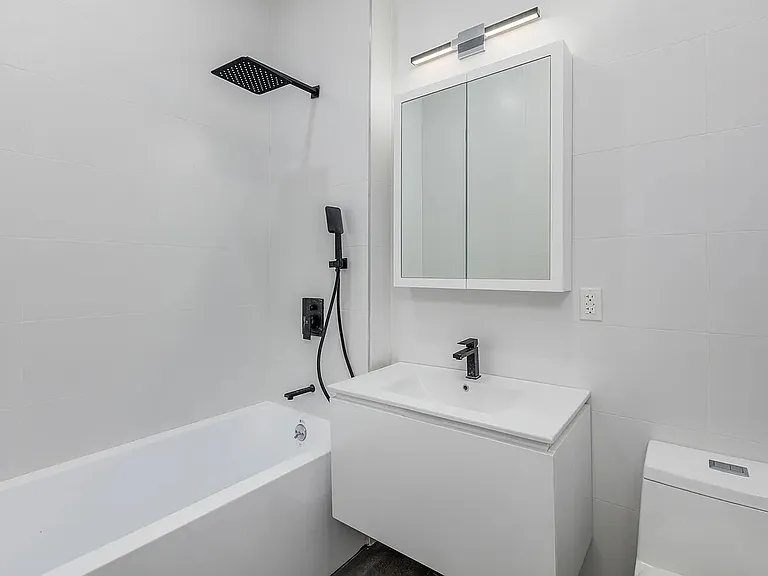 241 W 75th St #10 — Photo 5